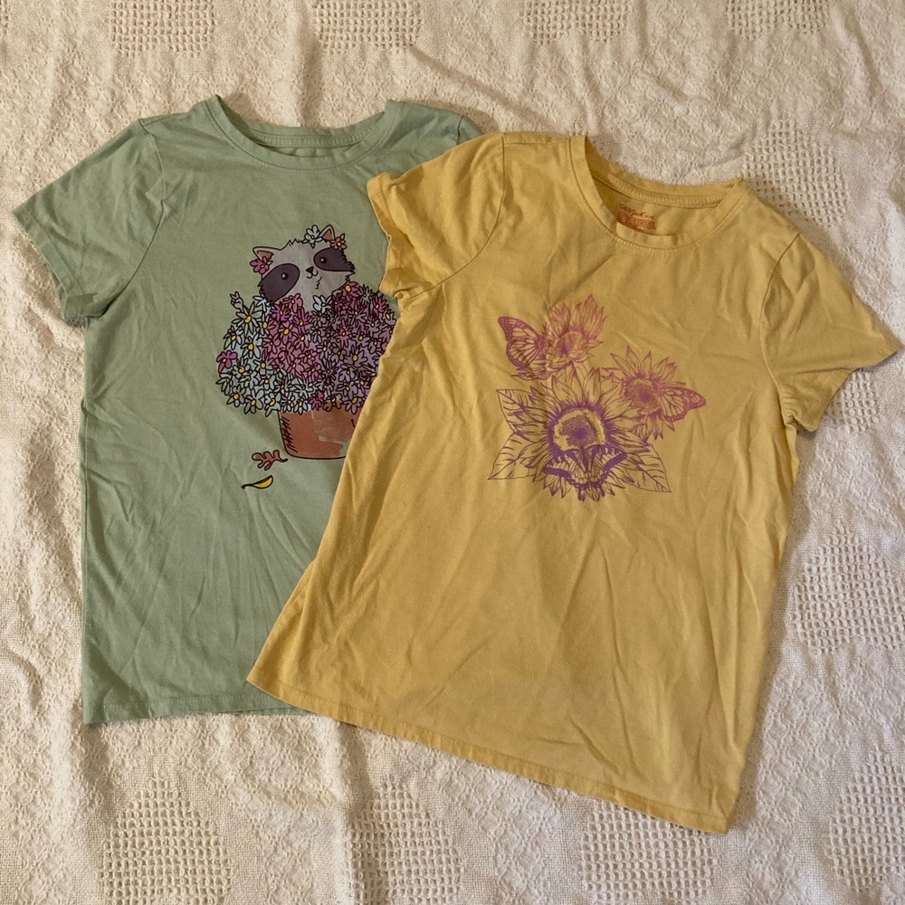 Lot of 2 girls Tees - Green and Yellow Size girls 14 (XL)